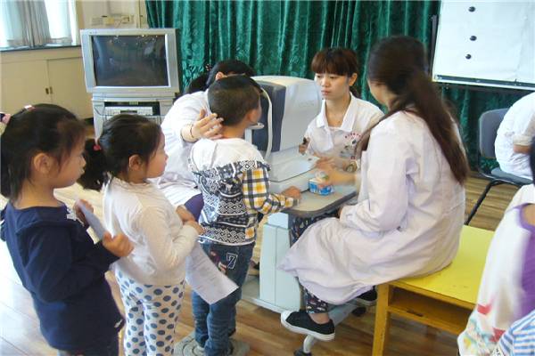 永目堂视力养护中心为青少年提供个性化的整体解决方案